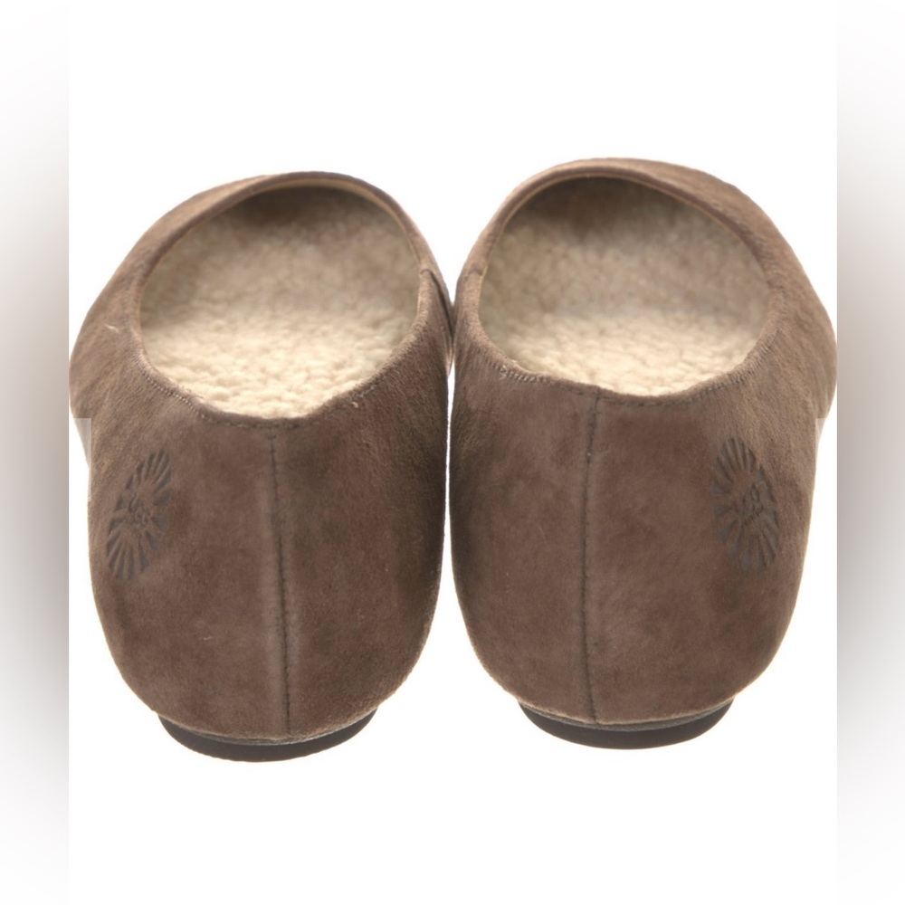 LIKE NEW!!! With Box! UGG Brown Suede Women's Flats - Picture 3 of 4